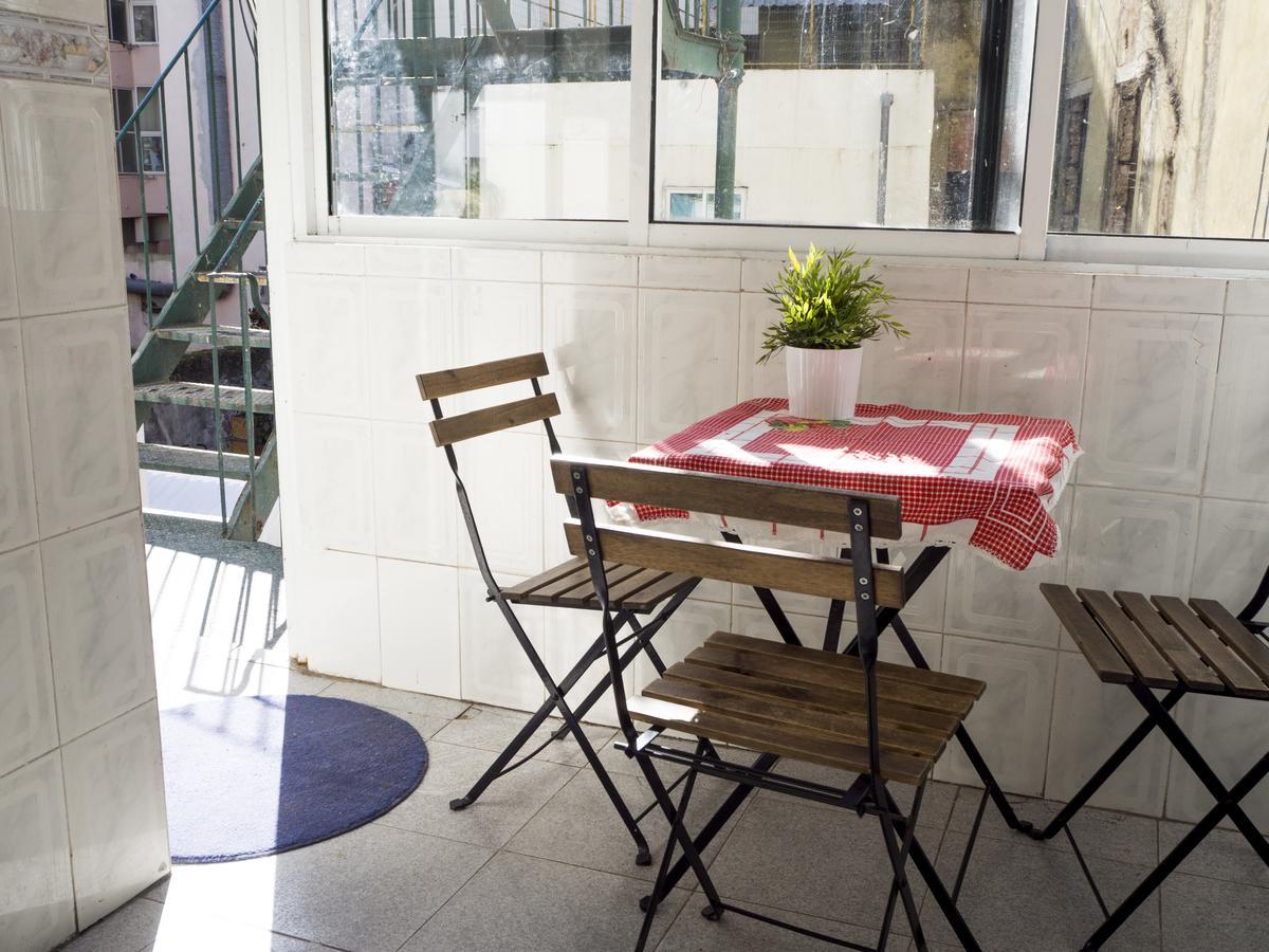 Aykibom Hostel Lisbon Bagian luar foto